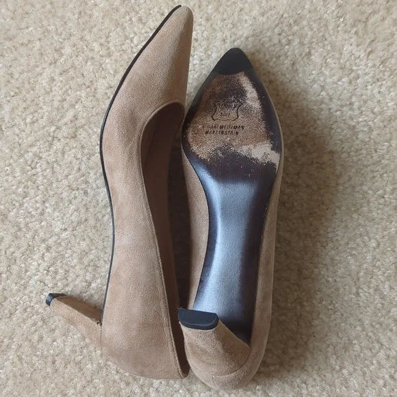 Stuart Weitzman Beige low heels size 6 - Picture 6 of 10